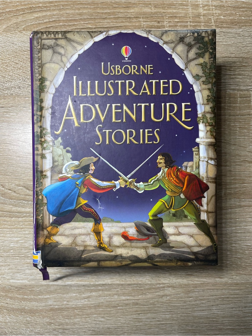 Usborne Illustrated Adventure Stories /365 fairy tales